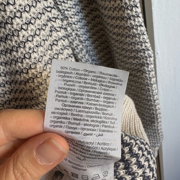 Men's Beige and Black Sweater - Picture 4 of 4